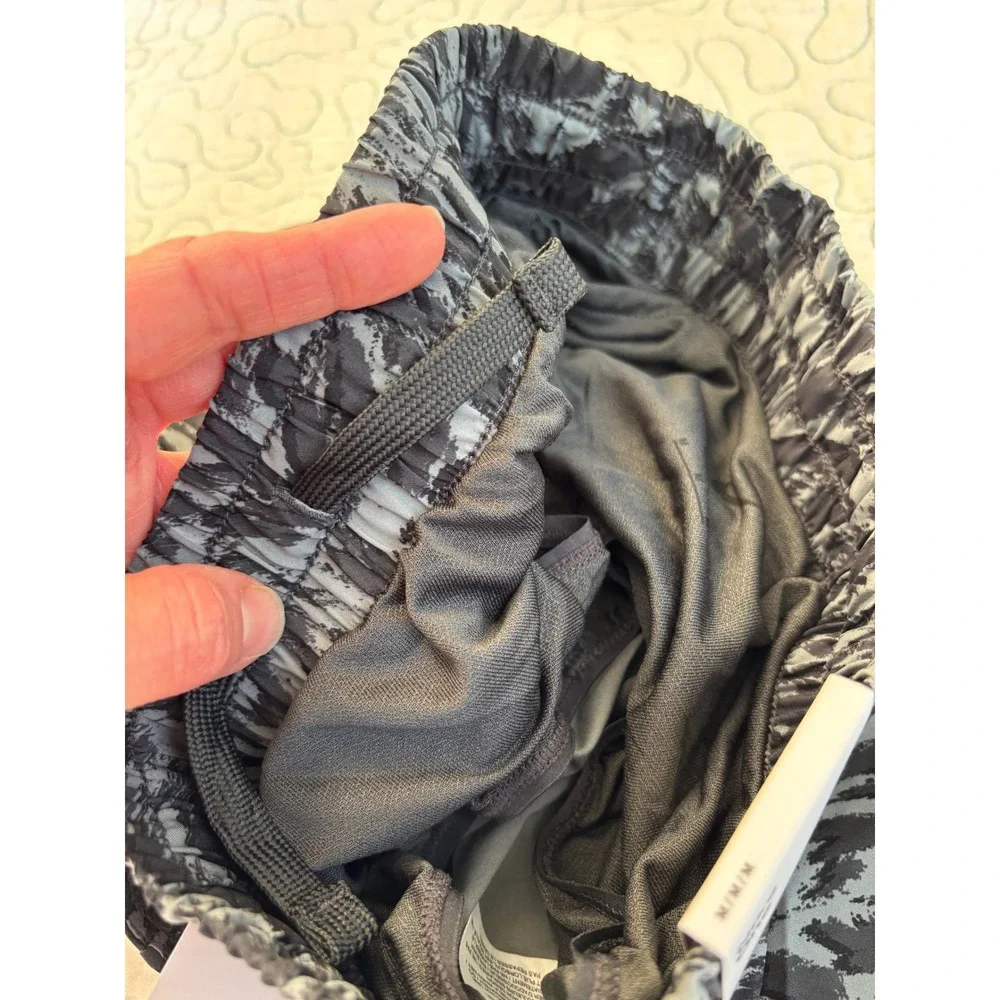 Nike One Dri-FIT Kids Size Medium Training‎ Shorts Grey Black Abstract